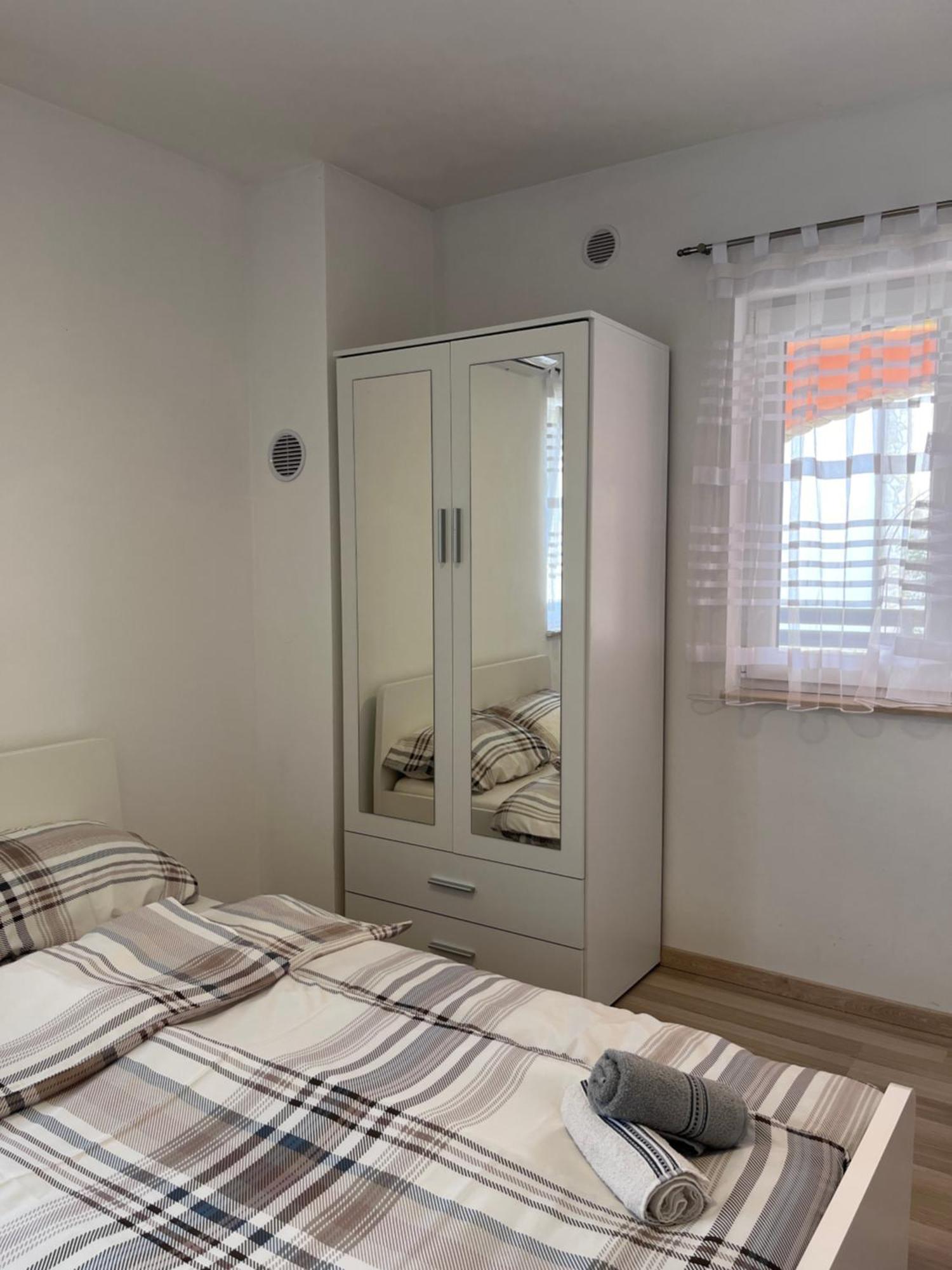Apartmani Kid Vir Esterno foto